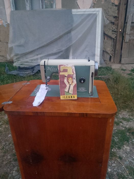 Vând mașină de cusut Ileana