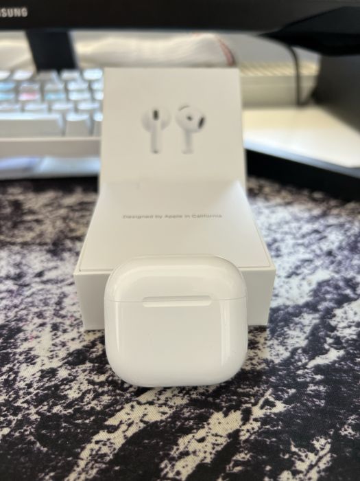 Apple AirPods 4 ( fără ANC )  - NEGOCIABIL-