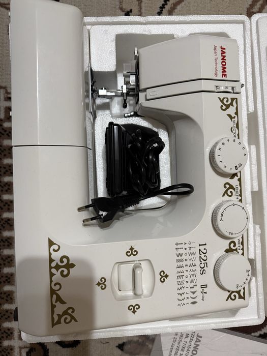 Швейная машина Janome 1225s — Полный комплект!