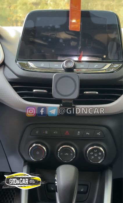 Заводской держатель телефона Оникс