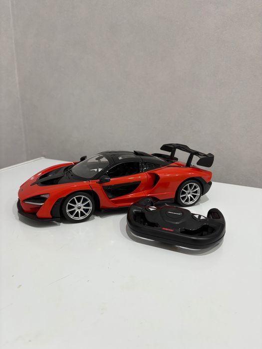 Машинка McLaren на пульте управления