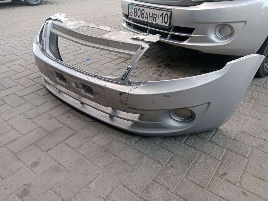 Запчасти продам бампер на гранту