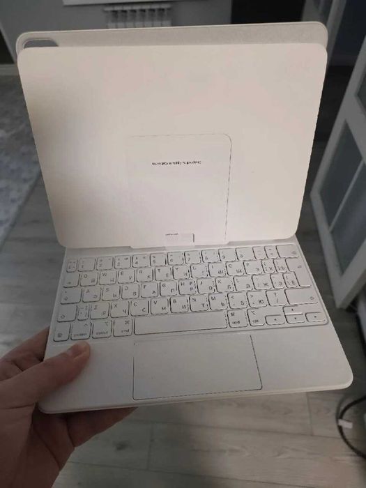 Apple Magic Keyboard Folio для iPad 10 / iPad A16, белая, оригинал