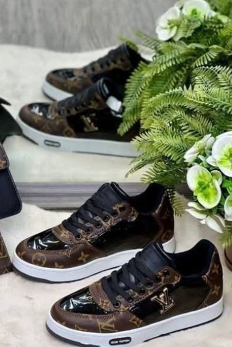 Adidasi LV super model import Franța