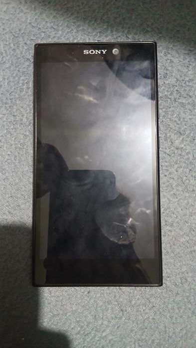 Vând urgent telefon Sony Xperia L2 (sau schimb cu telefoane vechi  de prin anii 2016 -2017)
