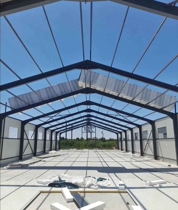 Vând structura metalica 10x20x4 200 mp cu prindere pe șuruburi 

5 fer