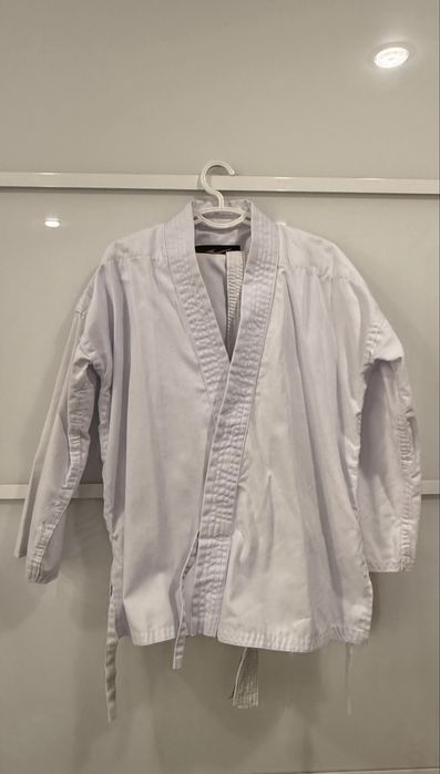 Продам кимоно вместе с экипировкой