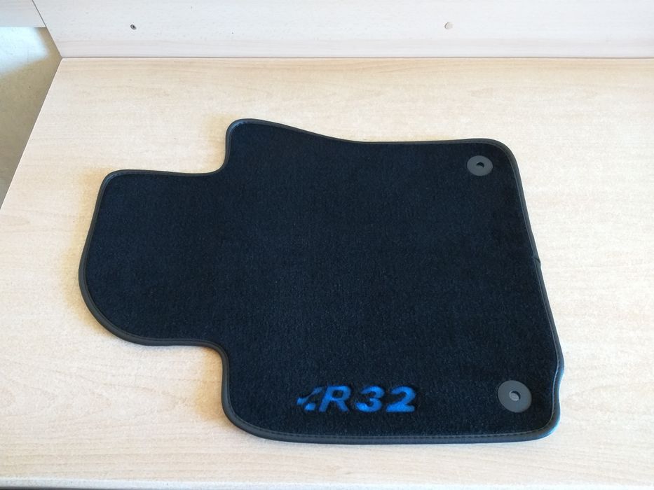 Covorase auto din mocheta dedicate VW Golf 5 R32