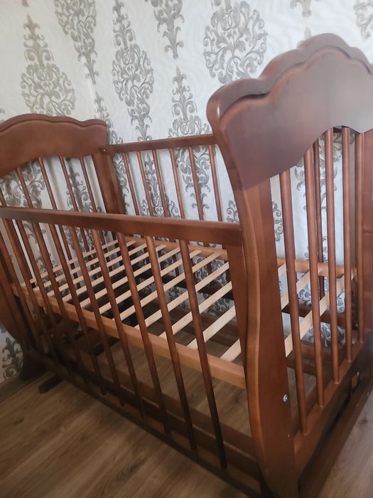 продам манеж дерево