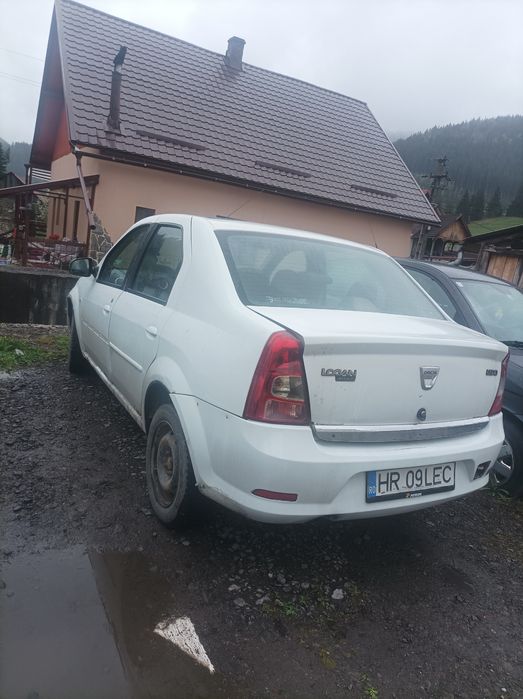 Vând Dacia Logan