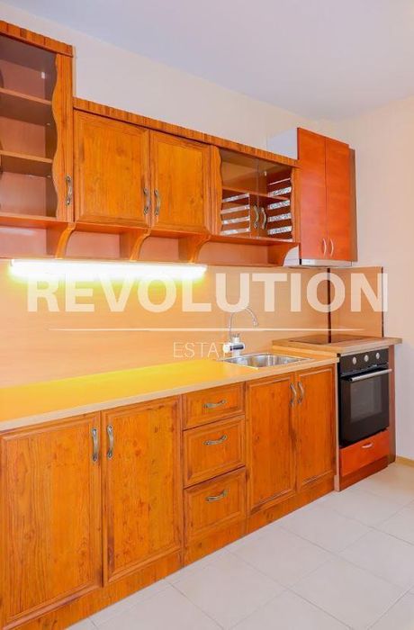 Дава се под наем Двустаен апартамент в Варна, Бриз - 70 кв.м за 598.23 € - Снимка #3