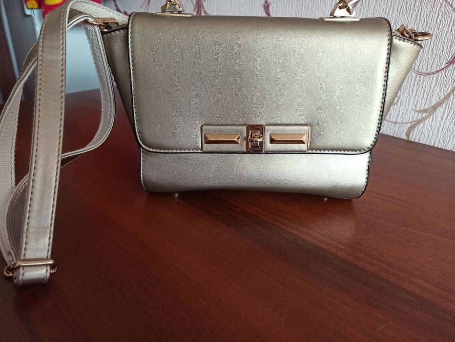 Сумка женская с ремешком