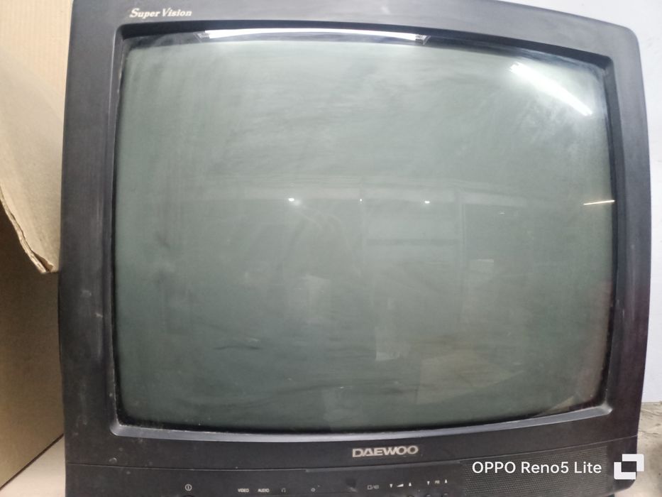 Продам телевизор .