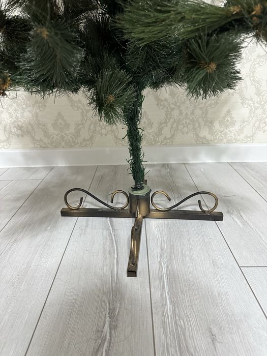 Елка искуственная