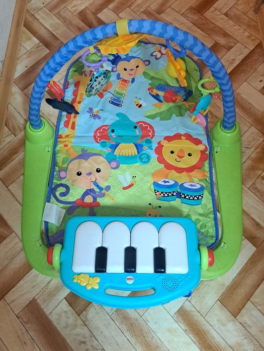 Прогулочная коляска, стул для кормления, игровой коврик