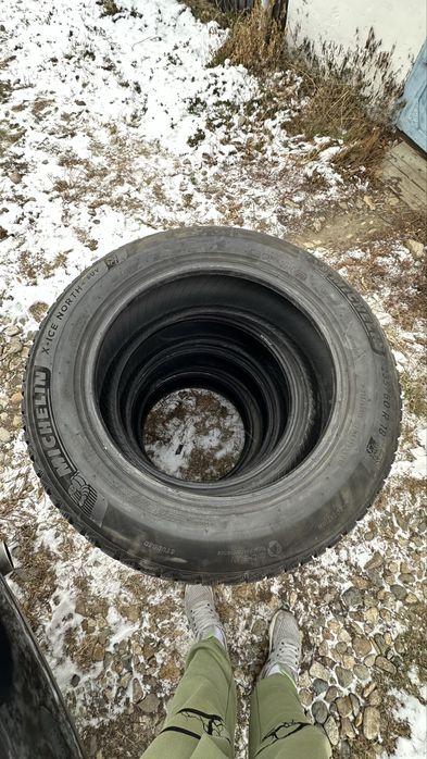 Продам. Зимние шины Мишлен