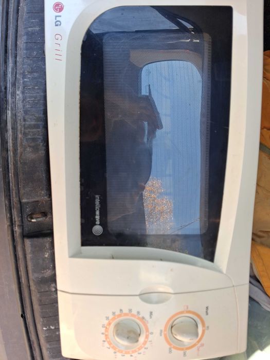 Продавам микровълнова печка