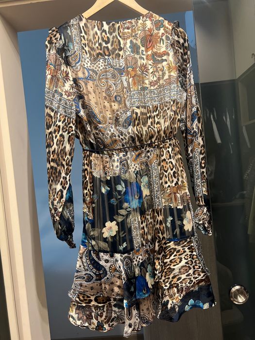 Чисто нова рокля Guess - S размер