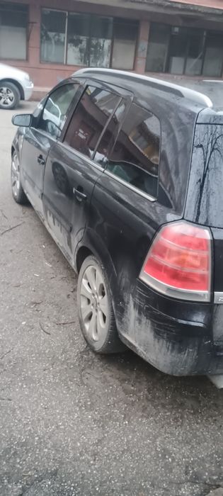 Opel Zafira B 2.2i