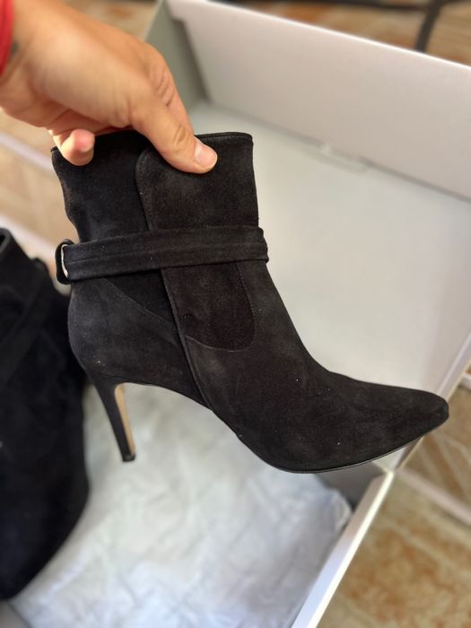 Черни боти на тънък ток от естествен велур