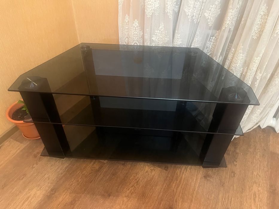 Продам тумбу под телевизор