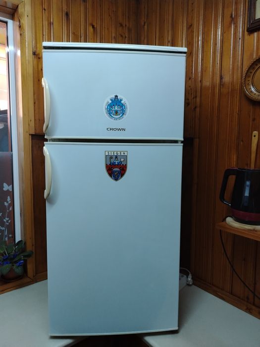 Хладилник с горна камера