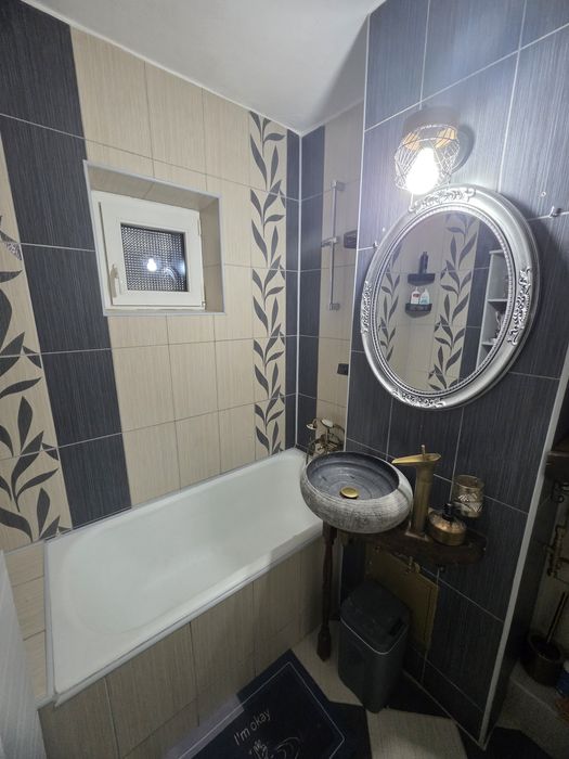 Inchiriez apartament 4 camere Vitrometan