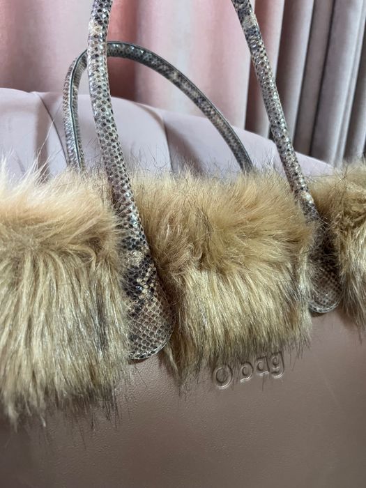 Дамски чанти и дрехи