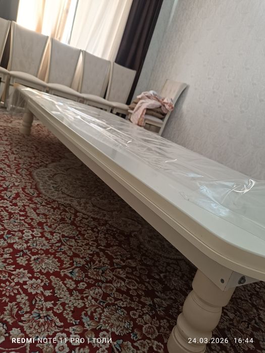 Стол со стульями