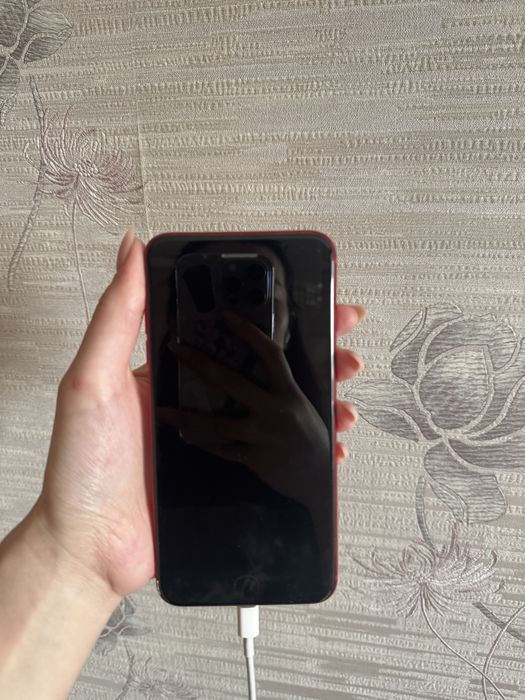 Iphone 8 plus красный