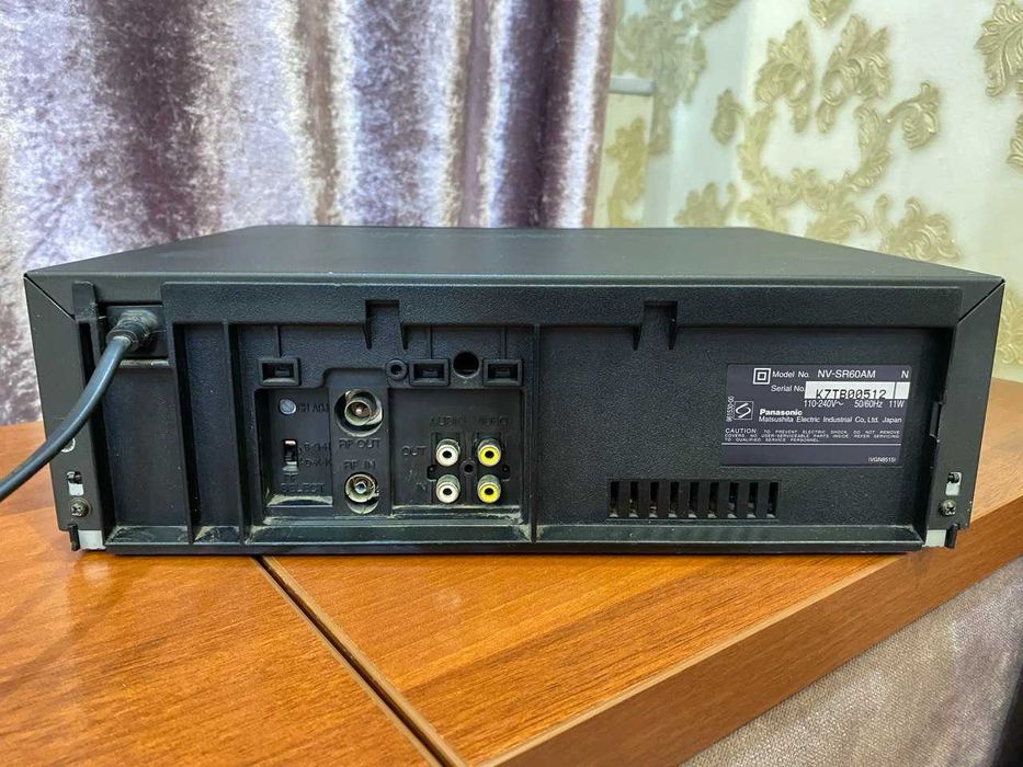 Видеомагнитофон Panasonic