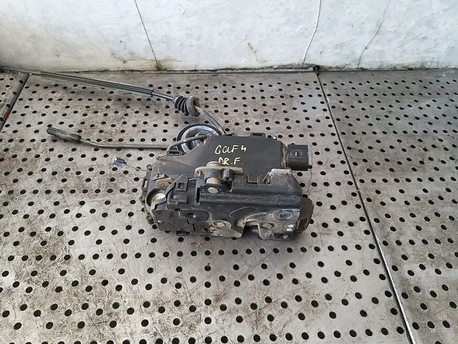 Broasca usa dreapta fata vw golf 4 1j break