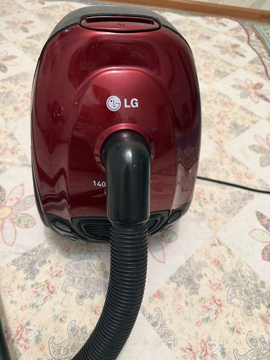 Пылесос почьти новый LG