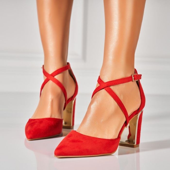 Дамски червени велурени обувки на висок ток
