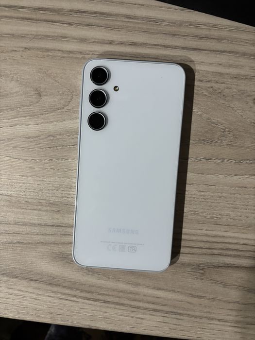 Телефон Samsung a35