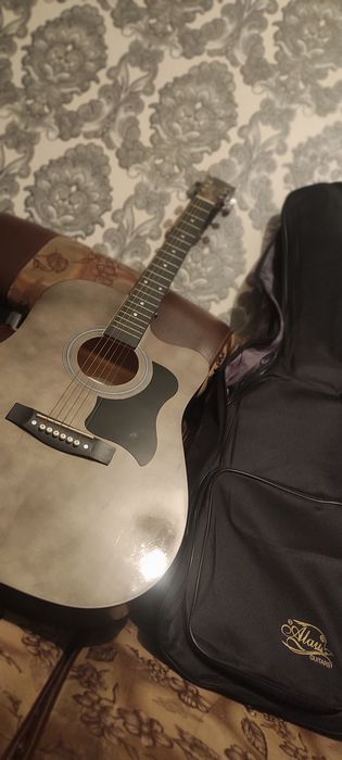 Гитара акустичиский