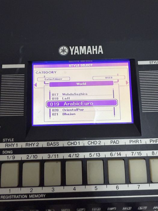 Продам Yamaha psr s 550