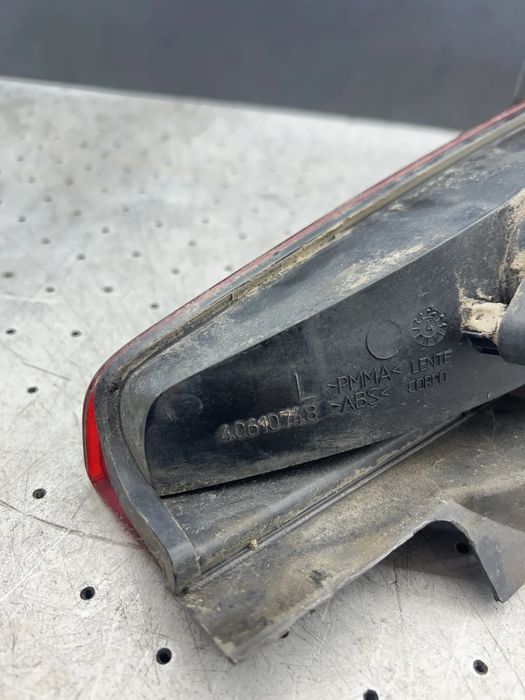 Lampa / Tripla stop stanga pe aripa 40610748 Fiat Doblo