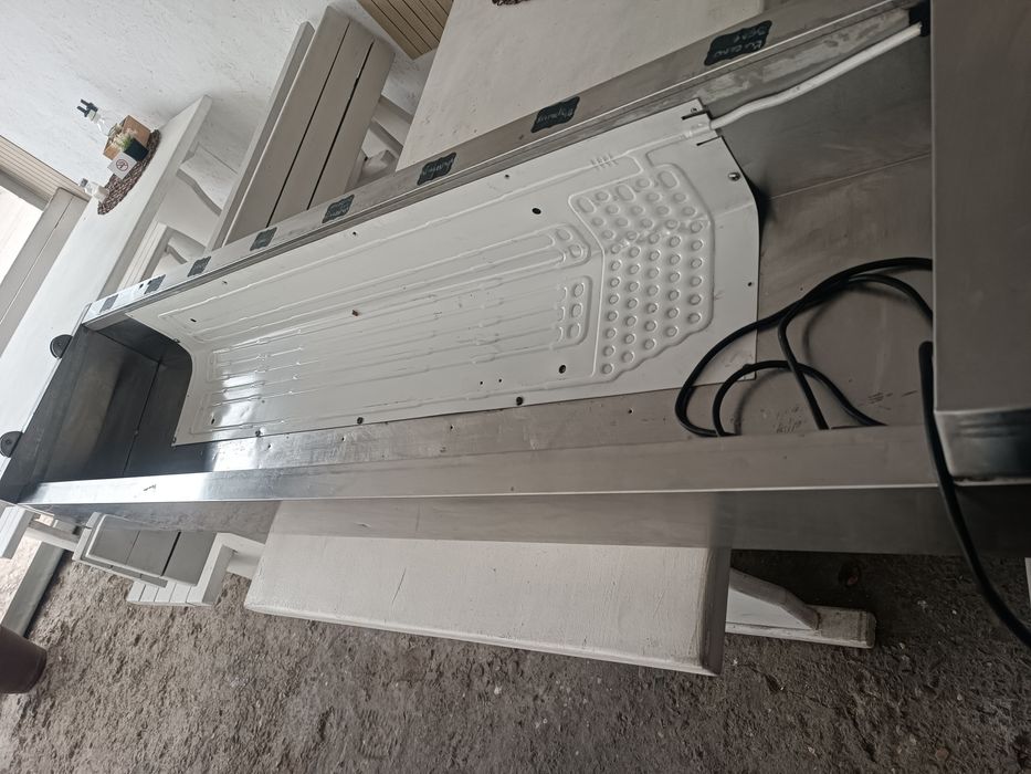 Салатна ветрина 
Продавам салатна хладилна вит