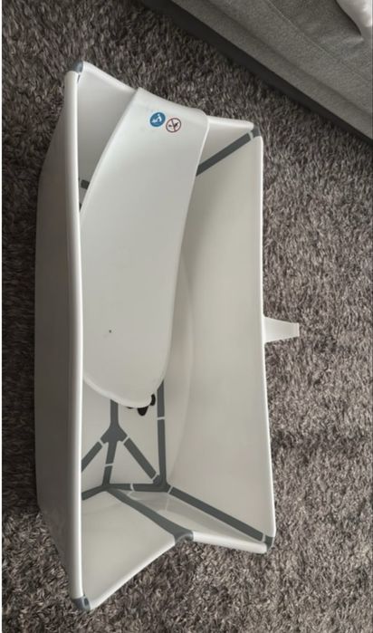 Продам ванночку Stokke