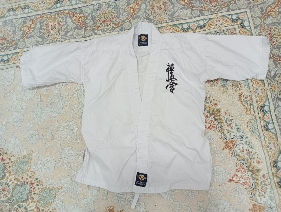Костюм для занятий карате