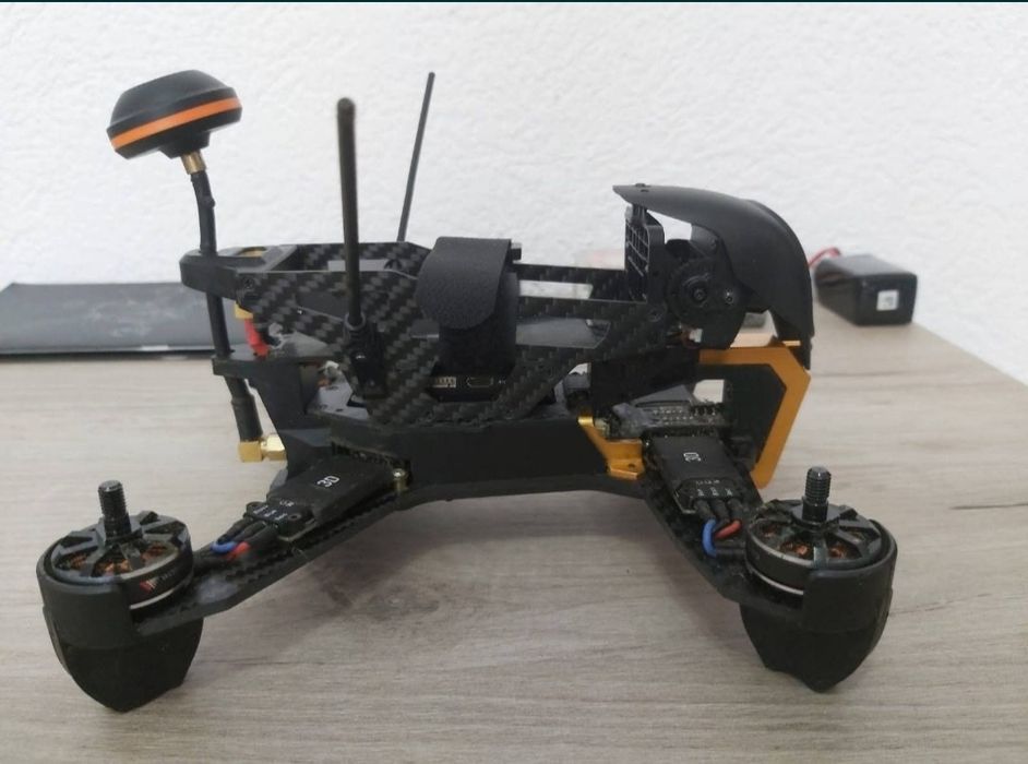 De vanzarw drona F210