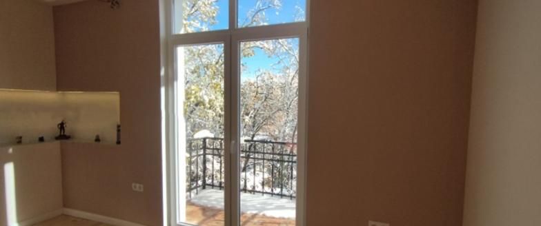 Дава се под наем Тристаен апартамент в София, Център - 110 кв.м за 1480 € - Снимка #2