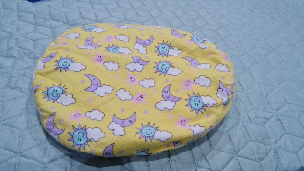 Анатомична бебешка възглавница