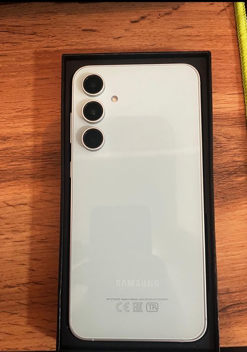 Продам Samsung S23 Fe 128 Gb