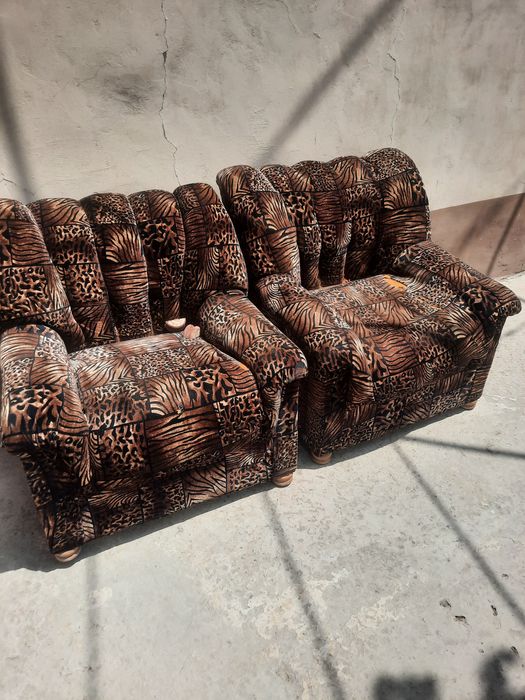 Divan tekinga beriladi