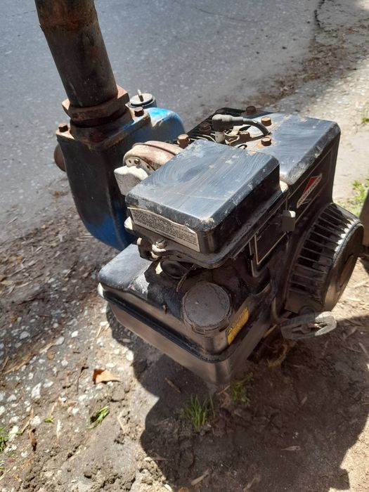 Водна помпа 4 цола с американски двигател четири тактов 5 конски сили