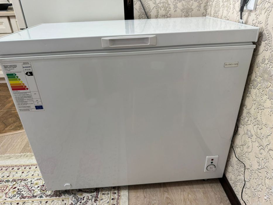 Продам морозильник Almacom