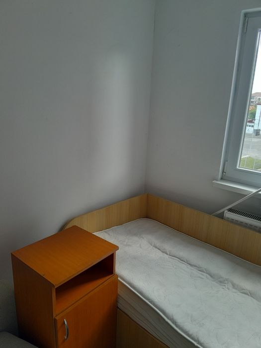 Închiriez apartament cu doua camere