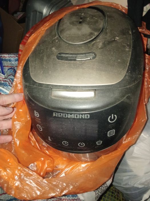 Продам мультиварку Redmond